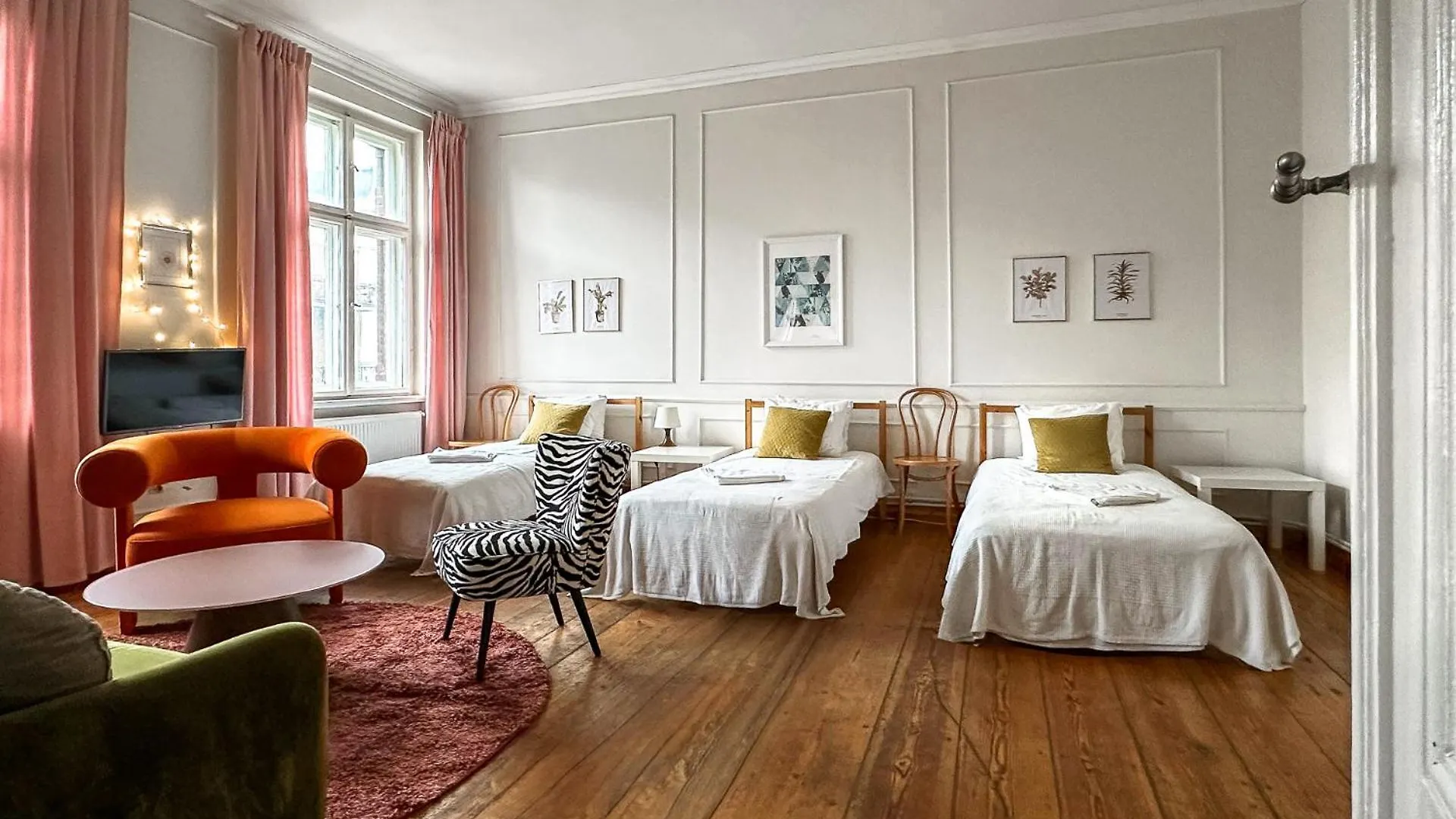 Old Town Centrum Residence Apartments 포즈난 0*,  폴란드